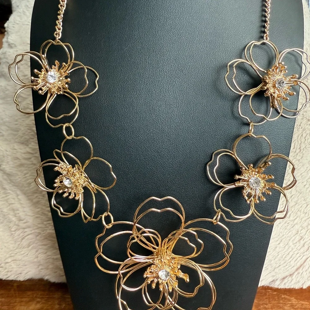 3D Gold Floral Design Statement Necklace - Picture 3 of 12